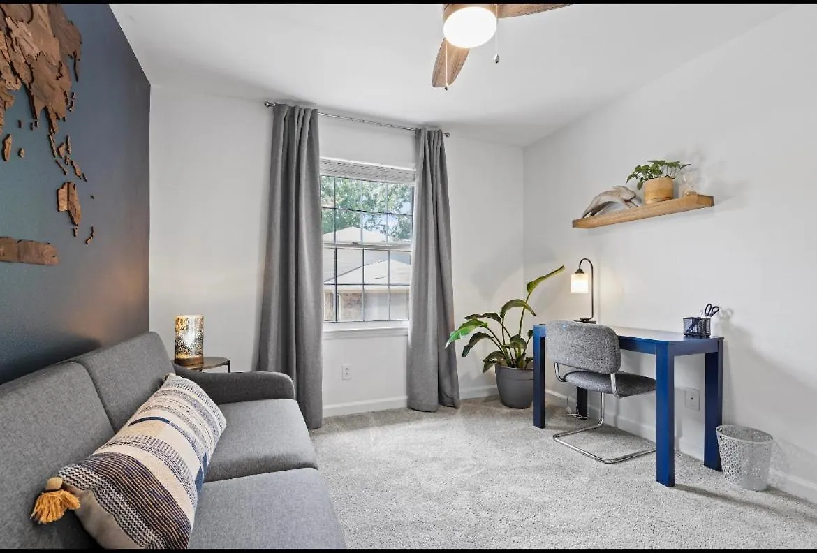 Cozy Condo Near Luxury Mall & Uptown W/ Pool! Charlotte USA