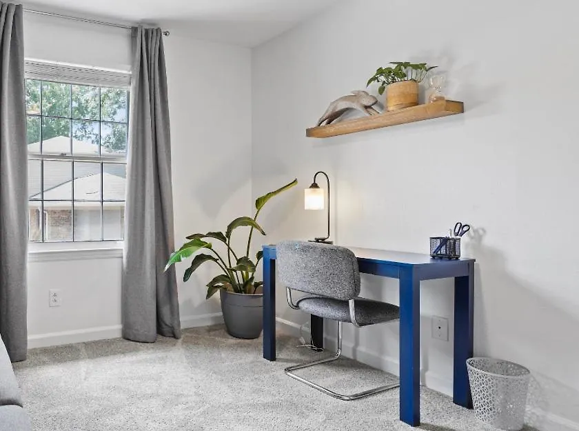 Cozy Condo Near Luxury Mall & Uptown W/ Pool! Charlotte USA